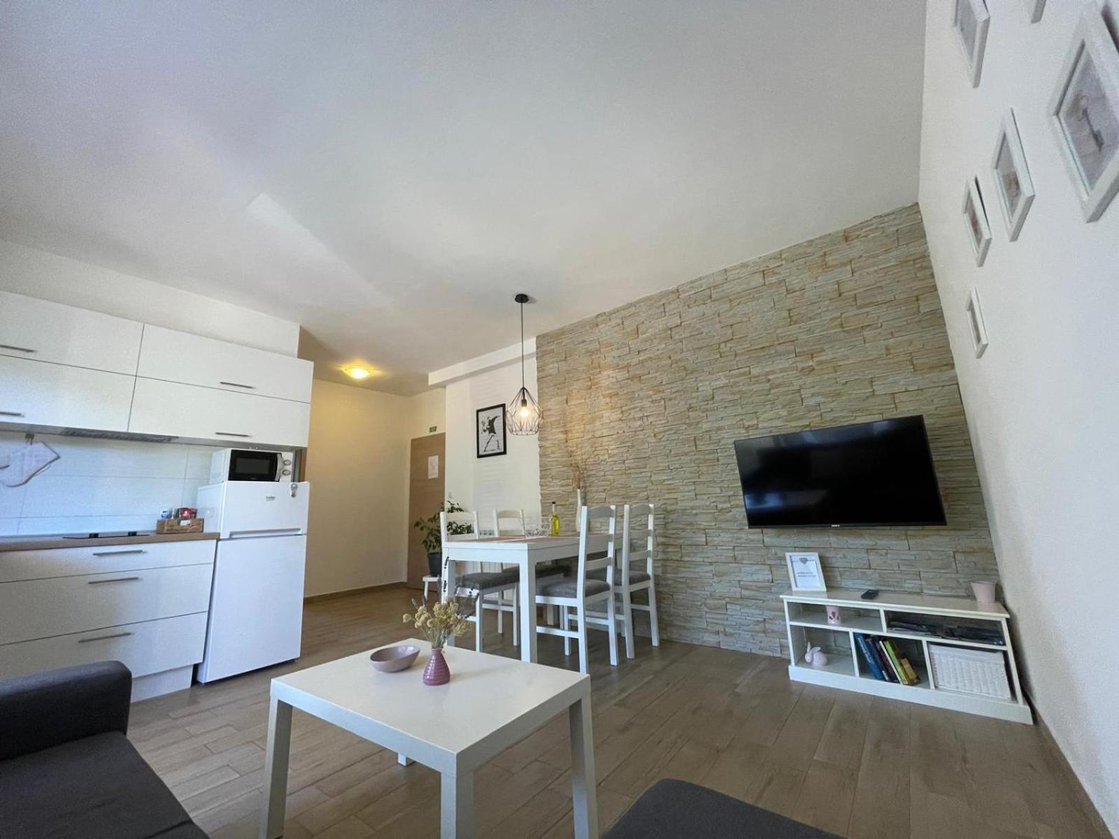 בטינה Apartments Nada מראה חיצוני תמונה